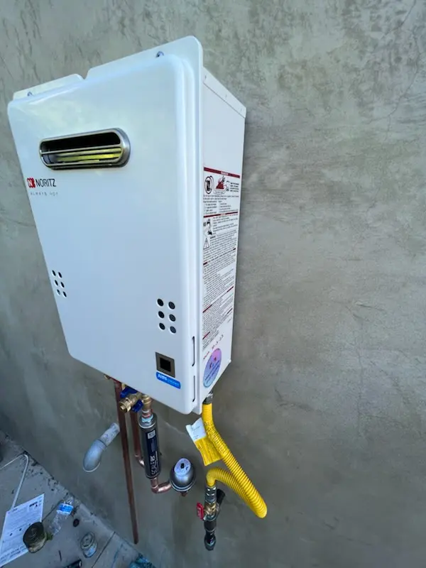 Tankless water heater installation for Laguna Stonelake homes